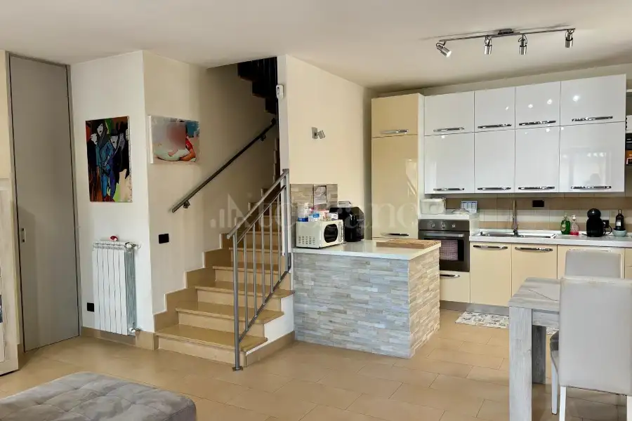 Villa Bifamiliare in vendita di 195 mq a €299.000 (rif. 70/2025)