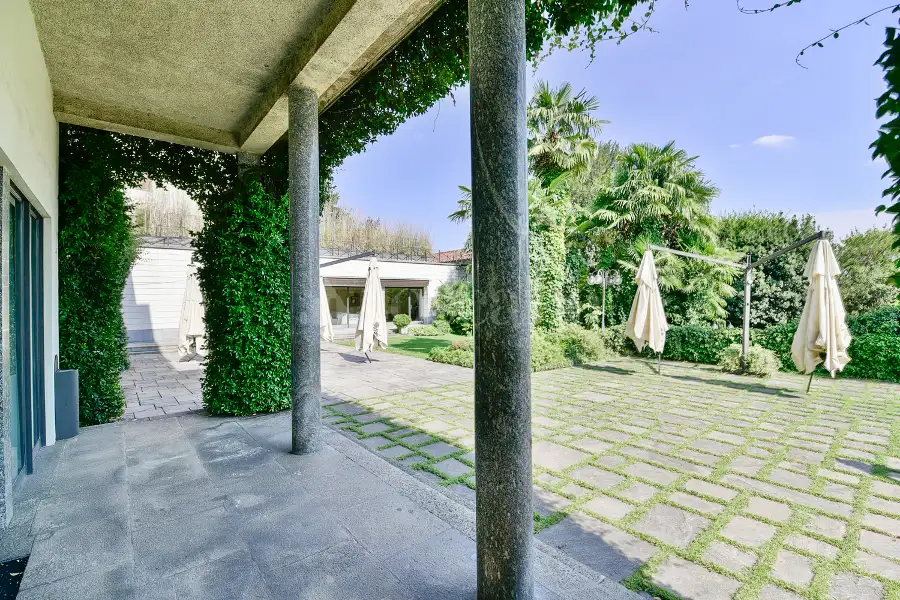 Albergo in vendita di 2.300 mq a €4.500.000 (rif. 39/2026)