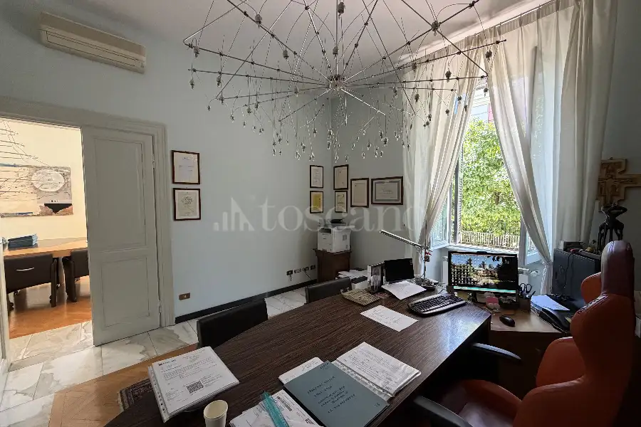 Palazzo in affitto di 600 mq a €16.000 (rif. 24/2025)