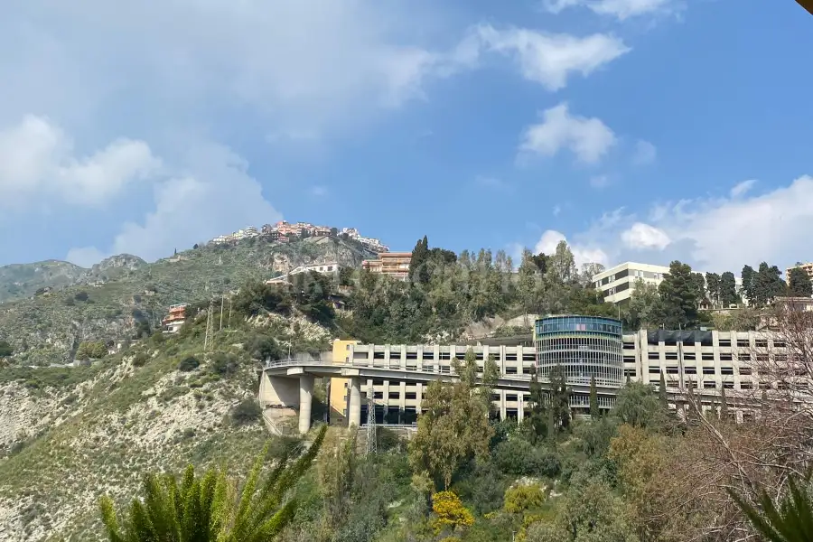 Agriturismo in vendita di 600 mq a €1.750.000 (rif. 13/2026)