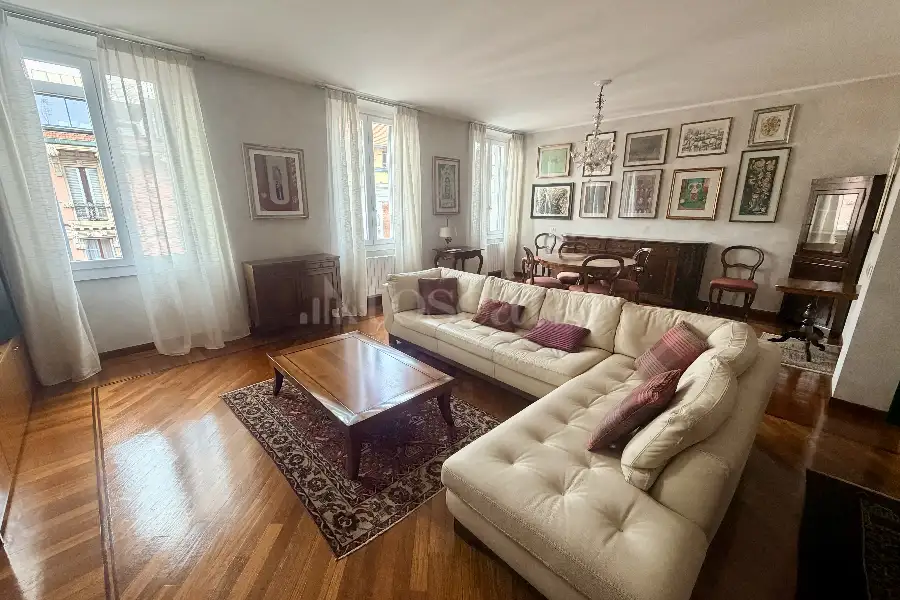 Casa in affitto di 135 mq a €2.800 (rif. 23/2026)