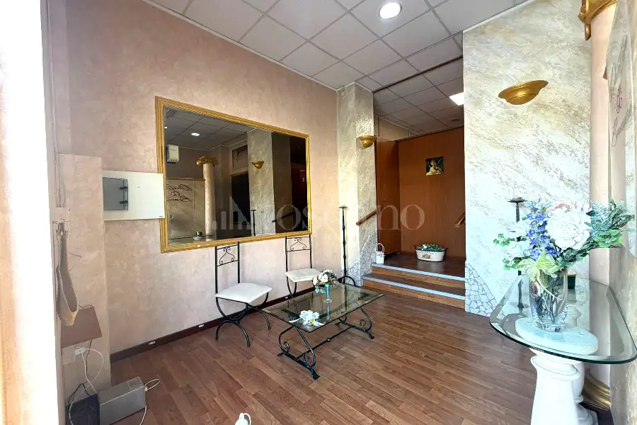 Attività Commerciale in affitto di 46 mq a €1.000 (rif. 21/2026)