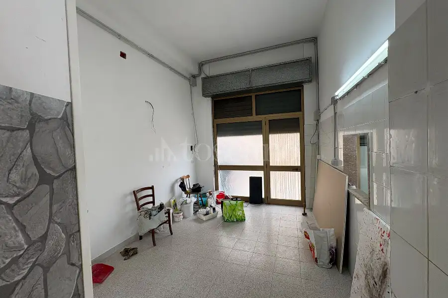 Negozio in affitto di 57 mq a €550 (rif. 92/2026)