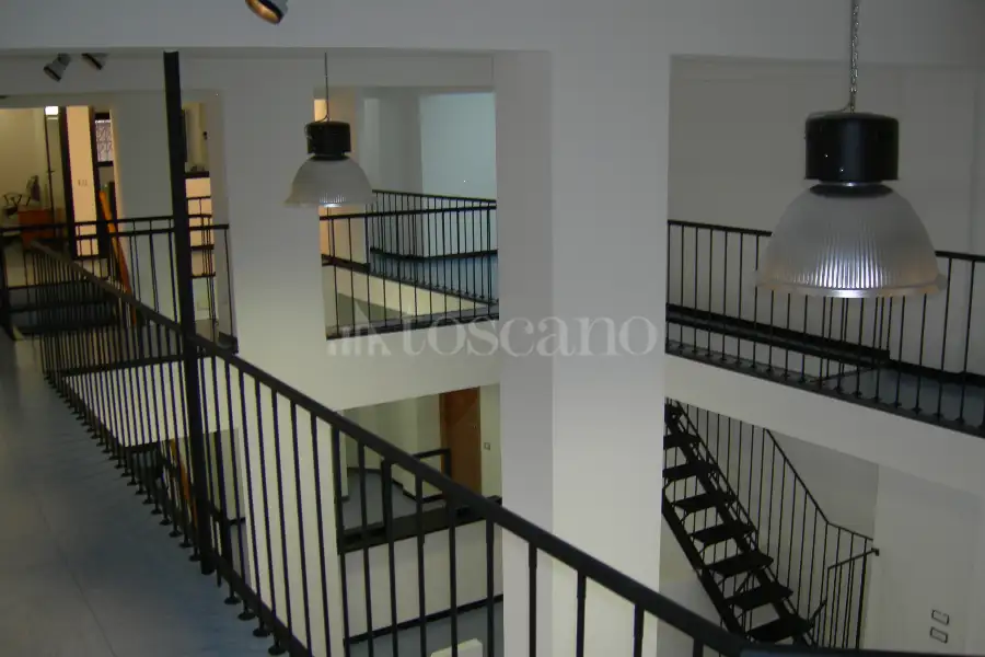 Negozio in vendita di 350 mq a €339.000 (rif. 6/2026)