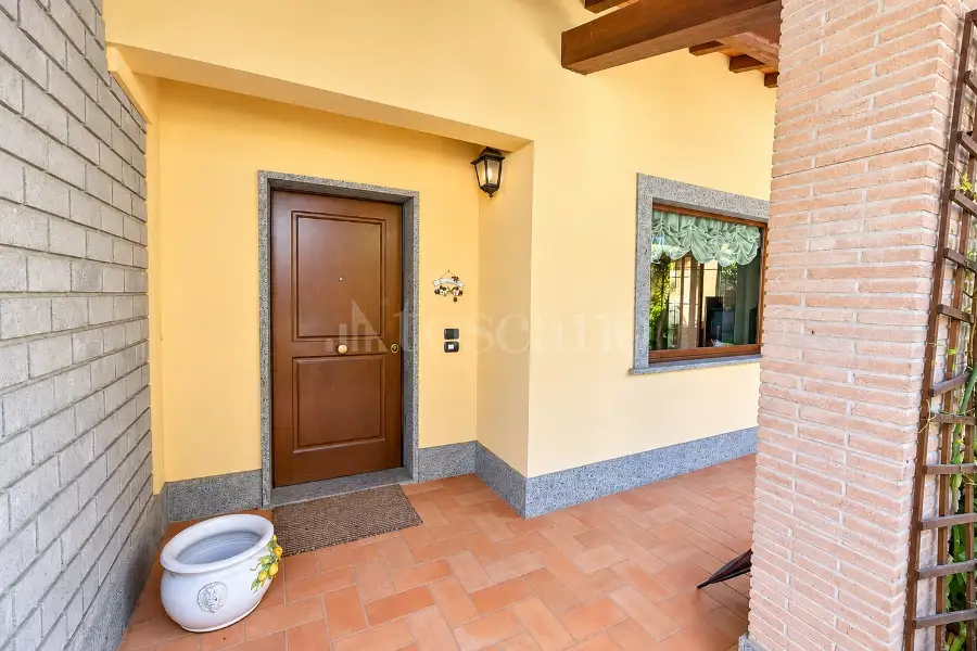 Villa Plurifamiliare in vendita di 220 mq a €545.000 (rif. 12/2026)