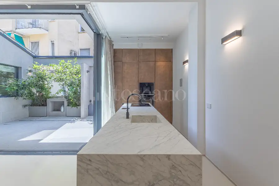 Casa Indipendente in vendita di 185 mq a €1.680.000 (rif. 8/2026)