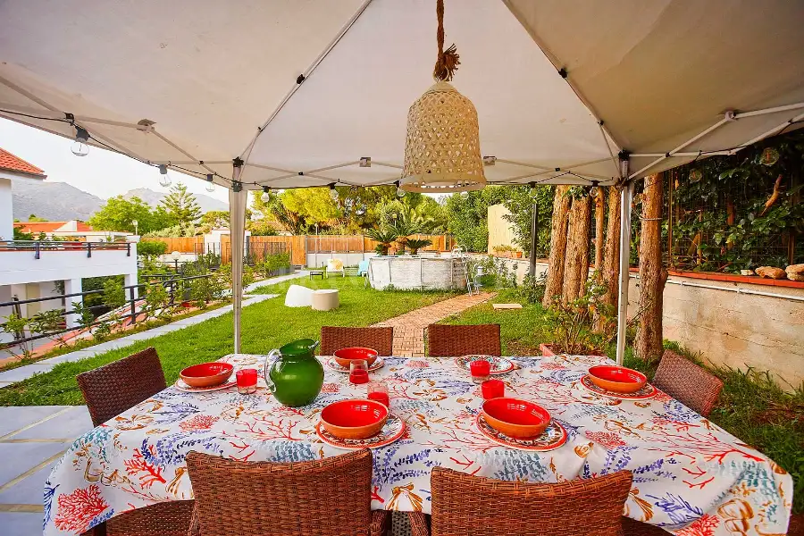 Villa Plurifamiliare in vendita di 550 mq a €1.200.000 (rif. 13/2026)