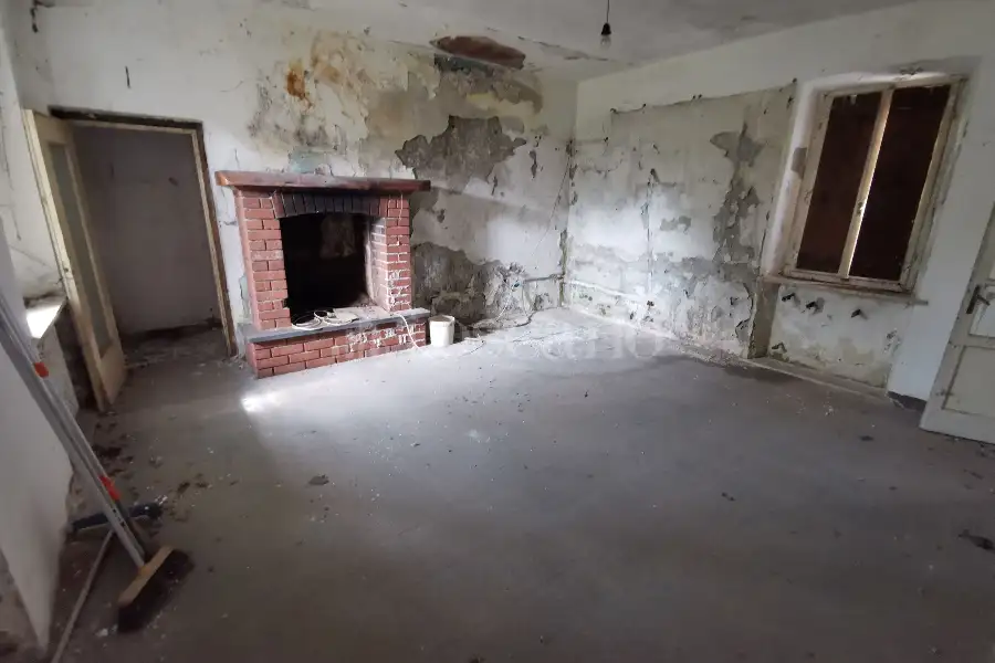Casa Indipendente in vendita di 160 mq a €25.000 (rif. 3/2026)