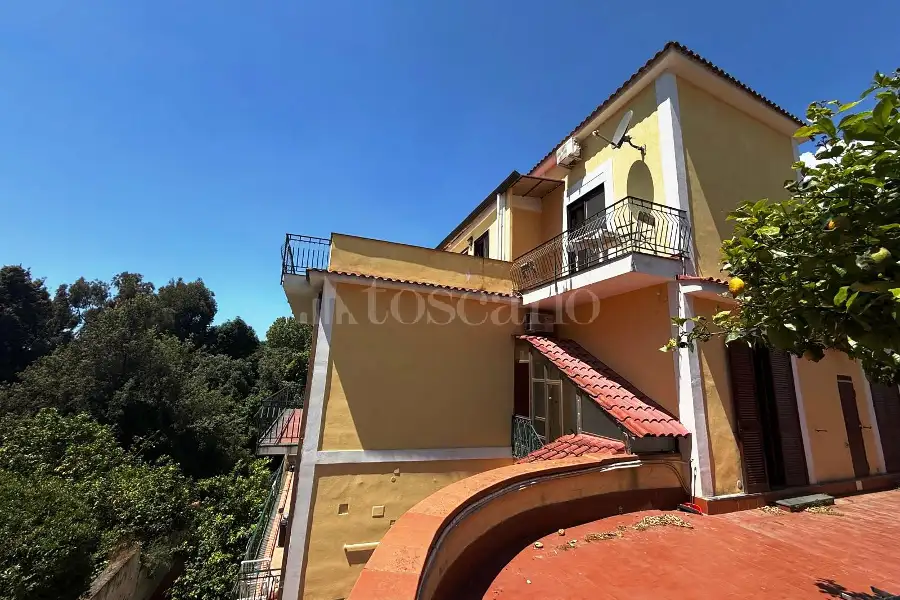 Palazzo in vendita di 440 mq a €3.400.000 (rif. 27/2026)