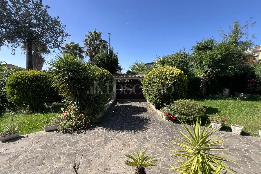 Villa in vendita di 250 mq a €359.000 (rif. 12/2026)
