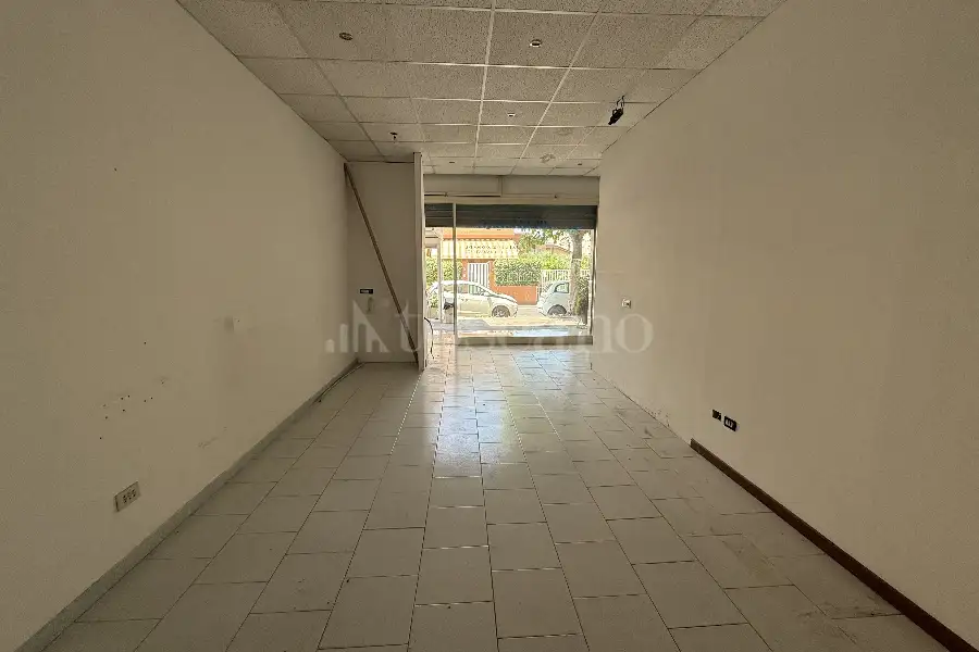 Negozio in affitto di 70 mq a €800 (rif. 3/2025)