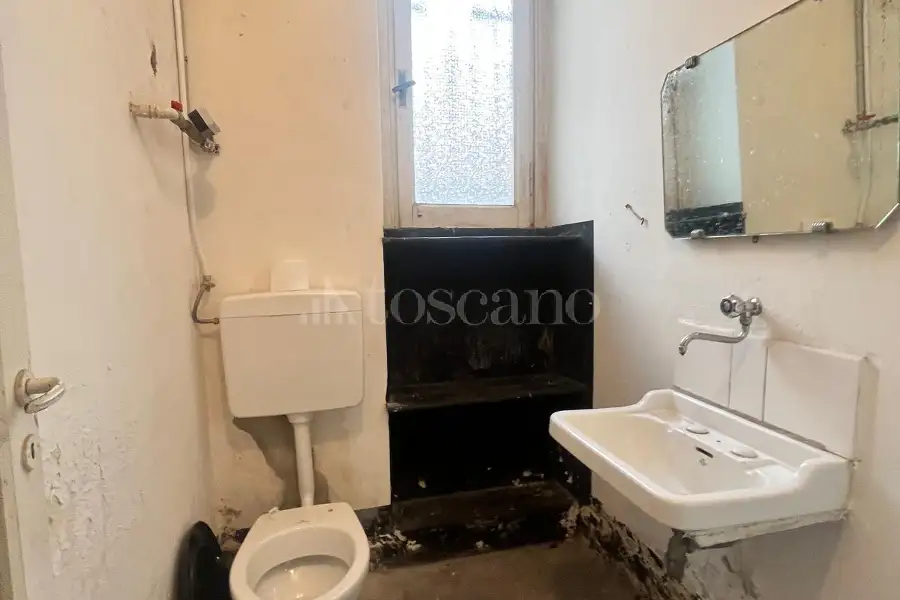 Negozio in vendita di 44 mq a €222.000 (rif. 75/2026)