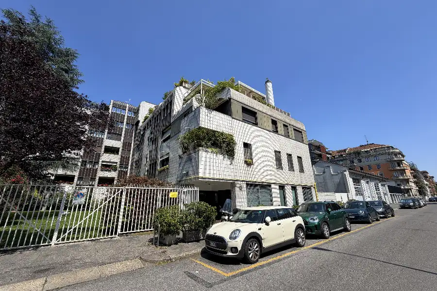 Box in vendita di 15 mq a €78.000 (rif. 45/2026)