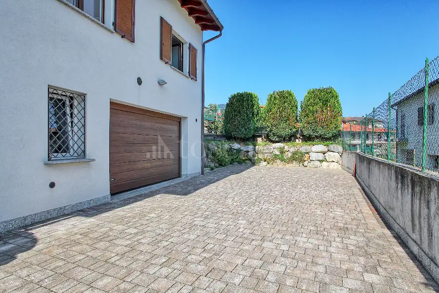 Villa in vendita di 275 mq a €820.000 (rif. 48/2026)