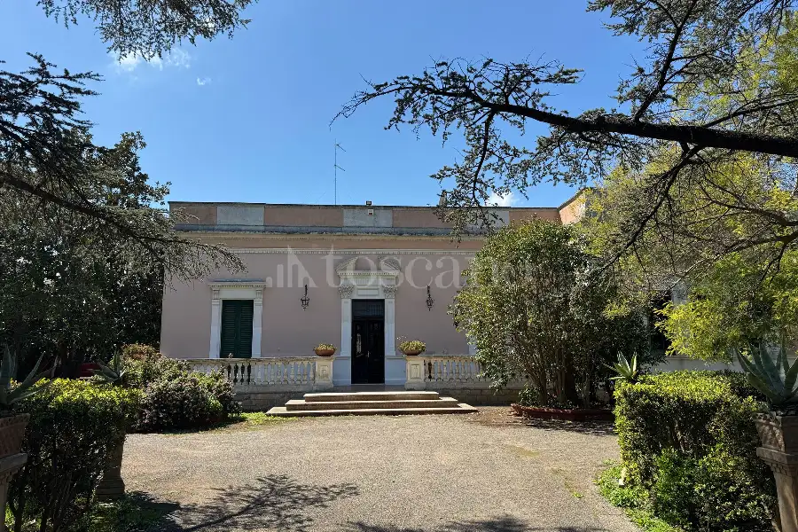 Villa in vendita di 290 mq a €798.000 (rif. 19/2026)
