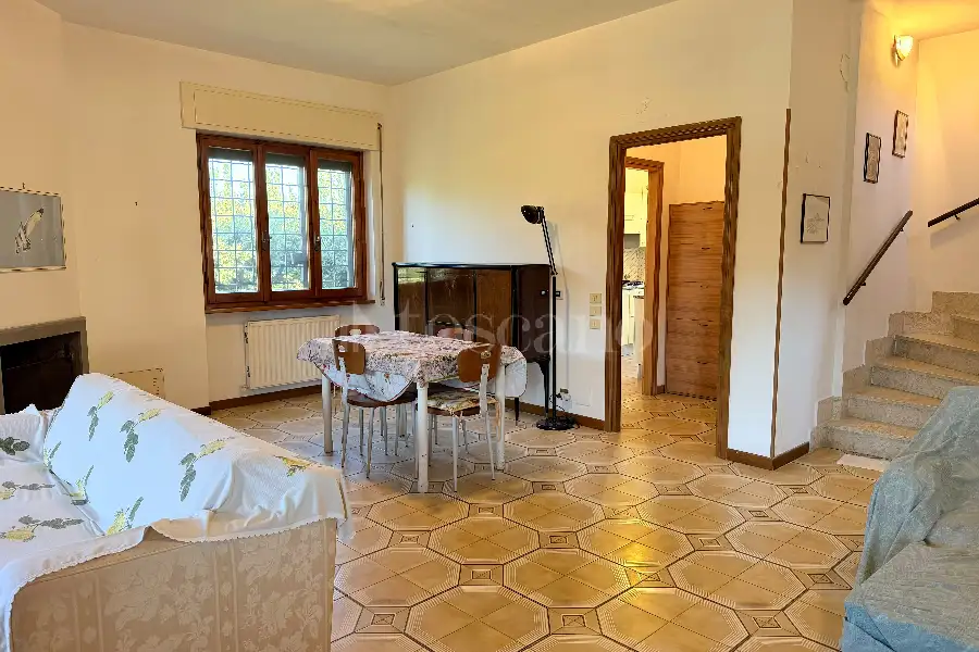 Villa in vendita di 250 mq a €739.000 (rif. 100/2026)