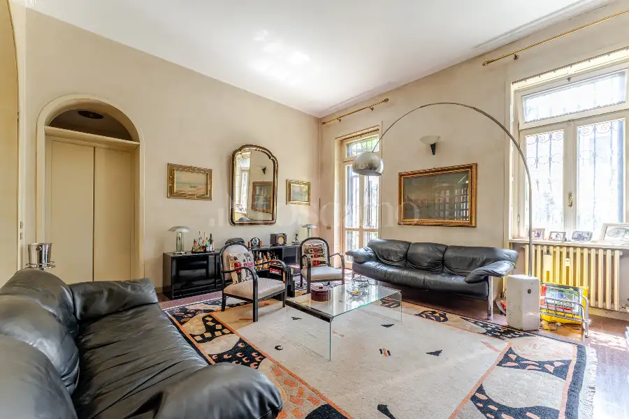 Casa in vendita di 360 mq trattativa riservata (rif. 44/2026)