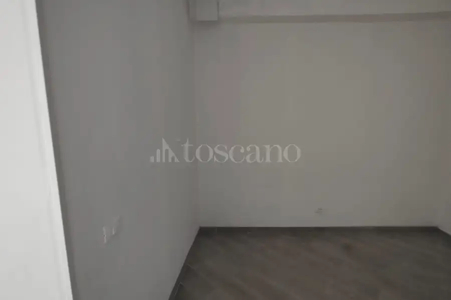 Negozio in affitto di 52 mq a €550 (rif. 84/2026)