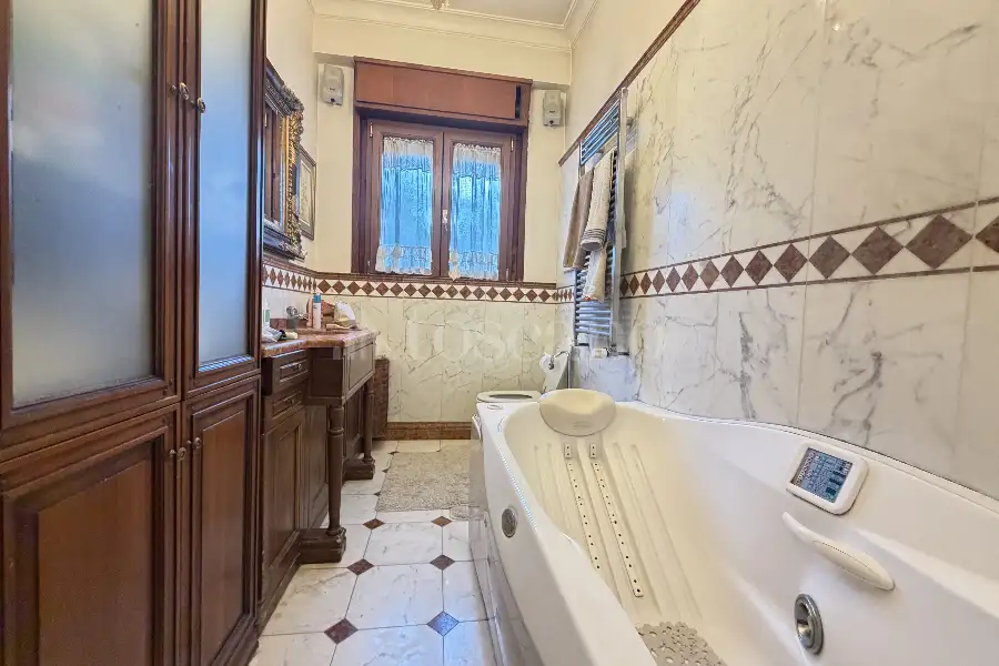 Attico in vendita di 250 mq a €990.000 (rif. 6/2026)