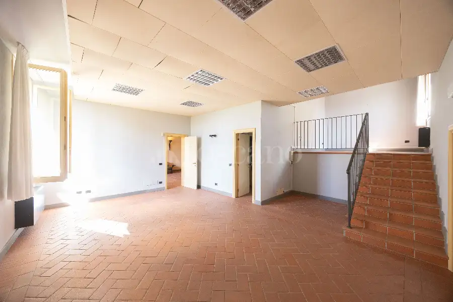 Villa in vendita di 2.660 mq a €950.000 (rif. 43/2025)