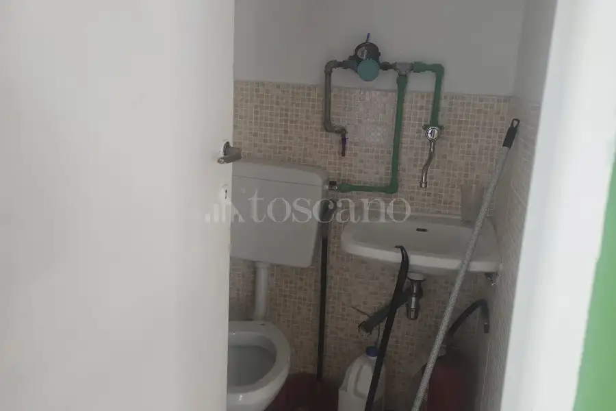 Negozio in affitto di 246 mq trattativa riservata (rif. 27/2026)
