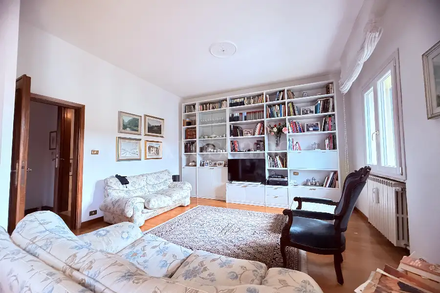 Casa Indipendente in vendita di 220 mq a €540.000 (rif. 24/2026)