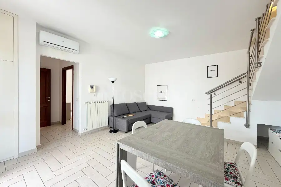 Villa Plurifamiliare in vendita di 80 mq a €325.000 (rif. 88/2026)