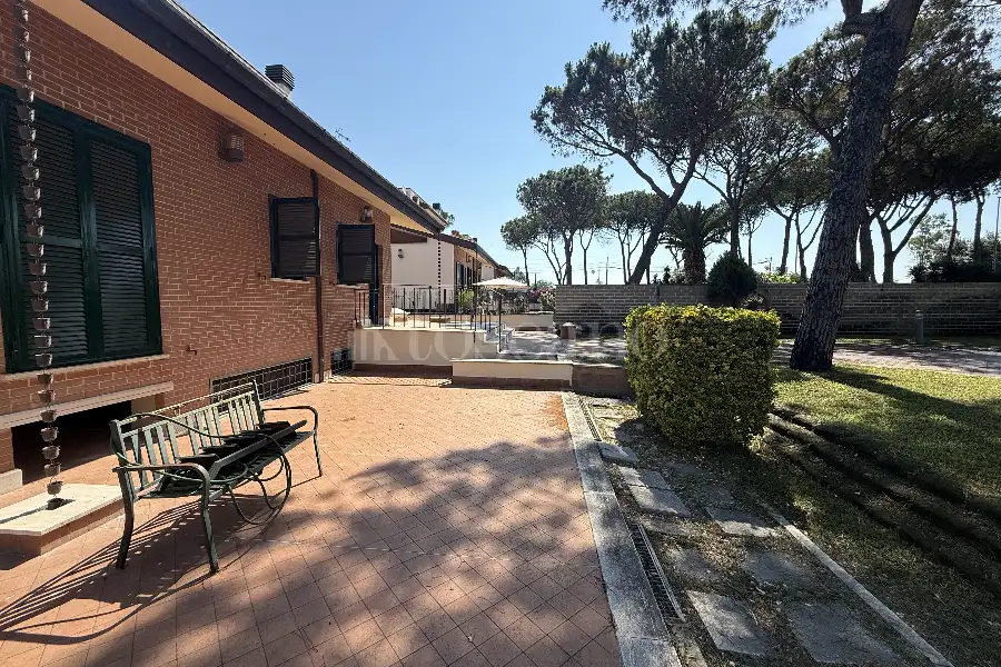 Villa Bifamiliare in affitto di 135 mq a €1.900 (rif. 9/2026)