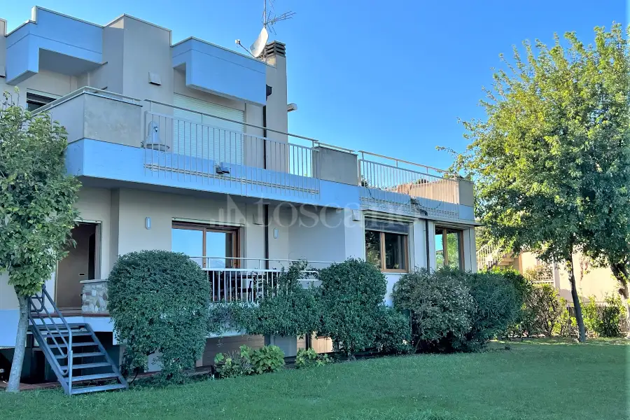 Villino a Schiera in vendita di 300 mq a €2.100.000 (rif. 36/2025)