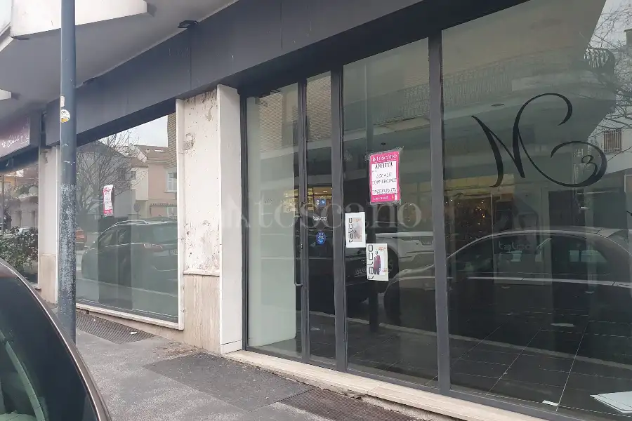 Negozio in affitto di 150 mq a €1.500 (rif. 1/2024)
