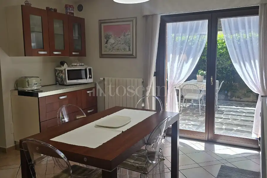 Villa Plurifamiliare in vendita di 250 mq a €298.000 (rif. 36/2026)