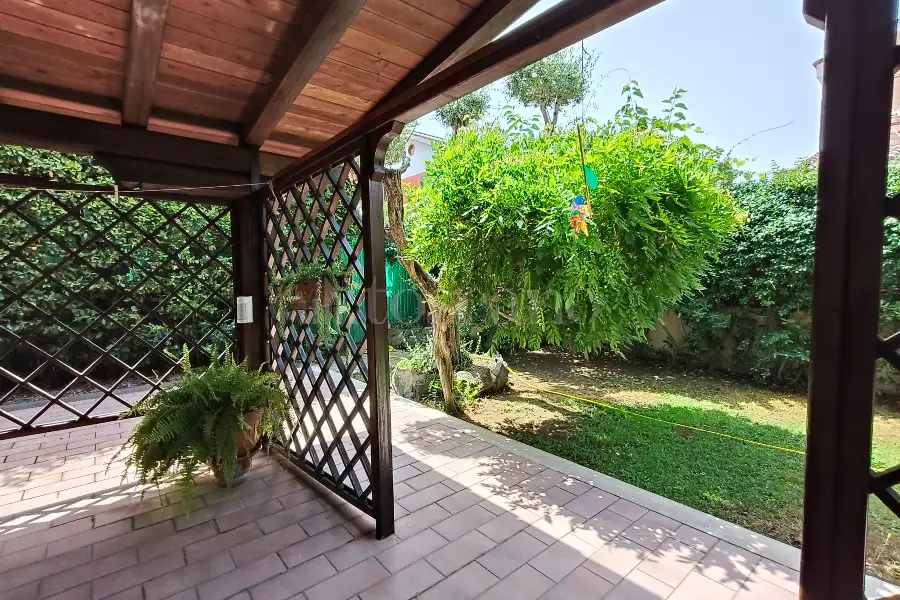Villa Plurifamiliare in vendita di 210 mq a €585.000 (rif. 56/2026)