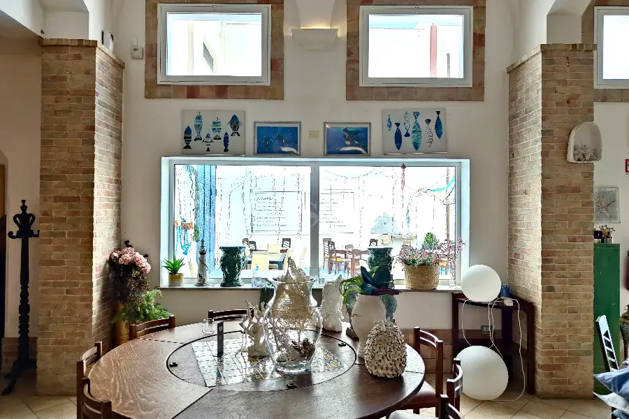Casale in vendita di 1.300 mq a €1.350.000 (rif. 49/2026)