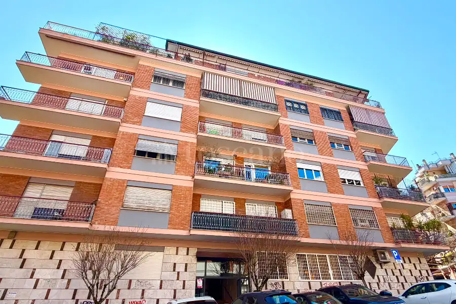 Casa in vendita di 185 mq a €759.000 (rif. 15/2026)