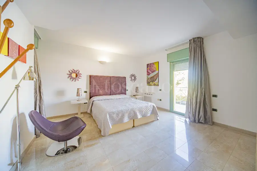 Villa in vendita di 500 mq a €990.000 (rif. 100/2025)
