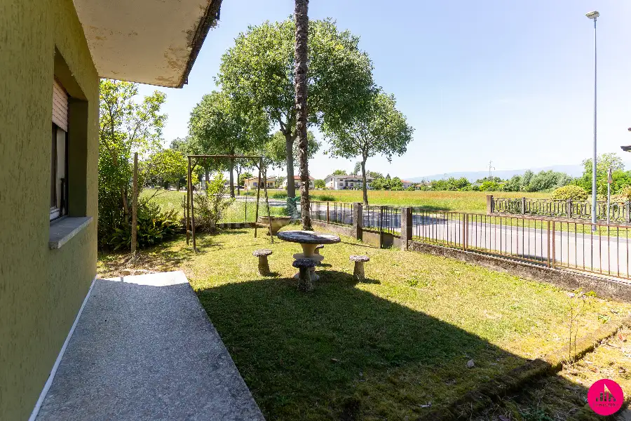 Villa Bifamiliare in vendita di 230 mq a €239.000 (rif. 87/2026)