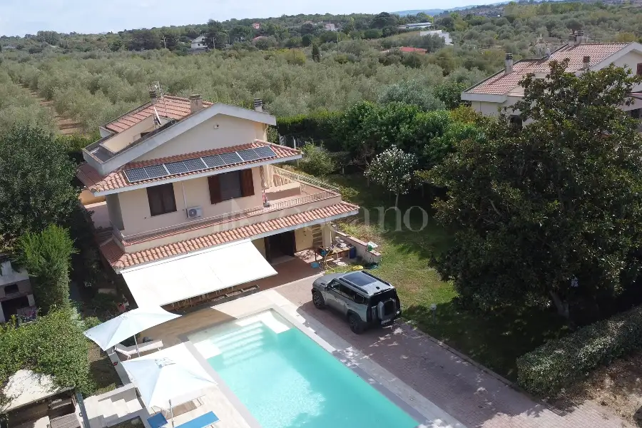 Villa in vendita di 160 mq a €380.000 (rif. 204/2026)