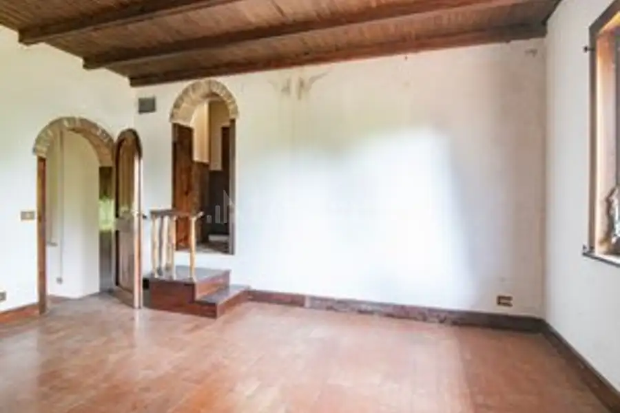 Casale in vendita di 450 mq a €450.000 (rif. 22/2026)