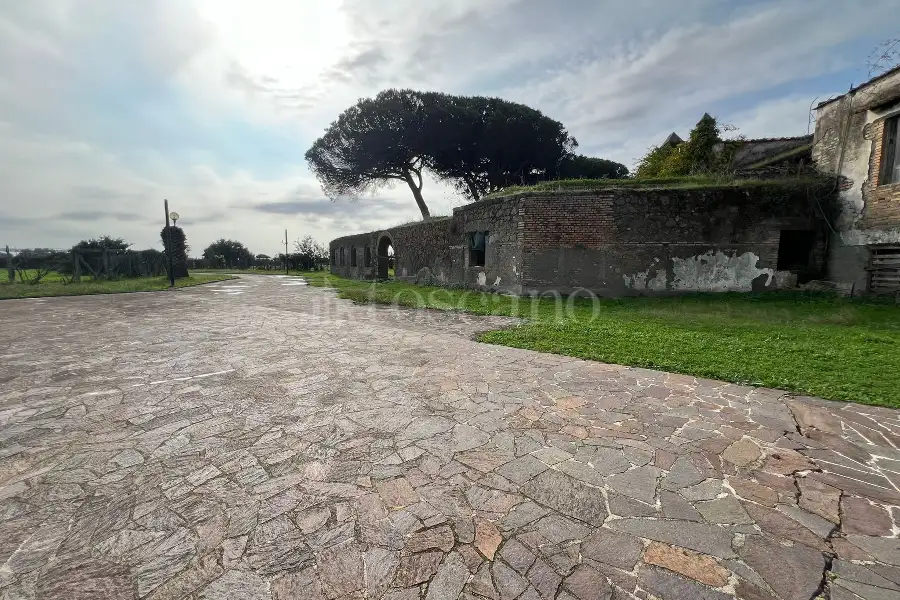 Casale in vendita di 500 mq a €100.000 (rif. 121/2024)