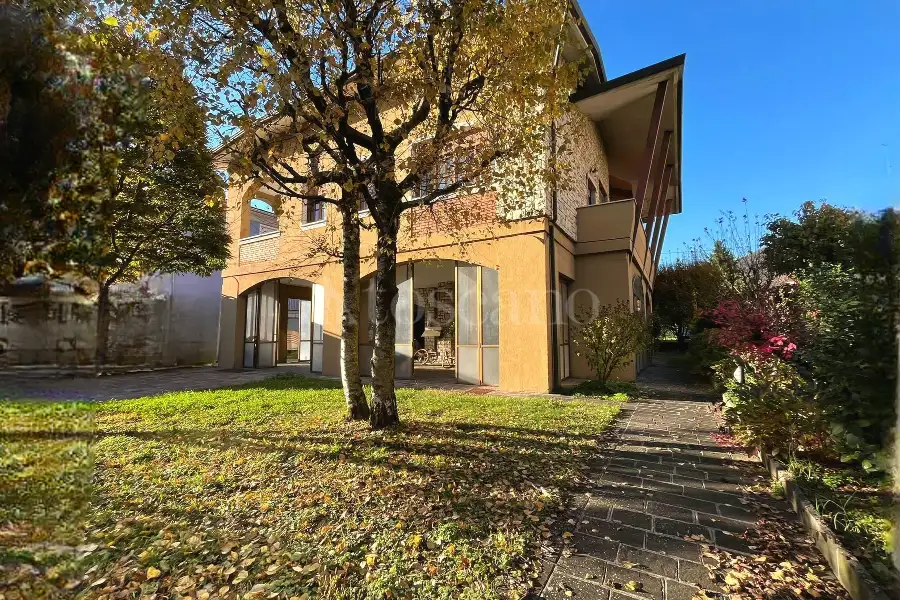 Villa in vendita di 500 mq a €455.000 (rif. 56/2025)