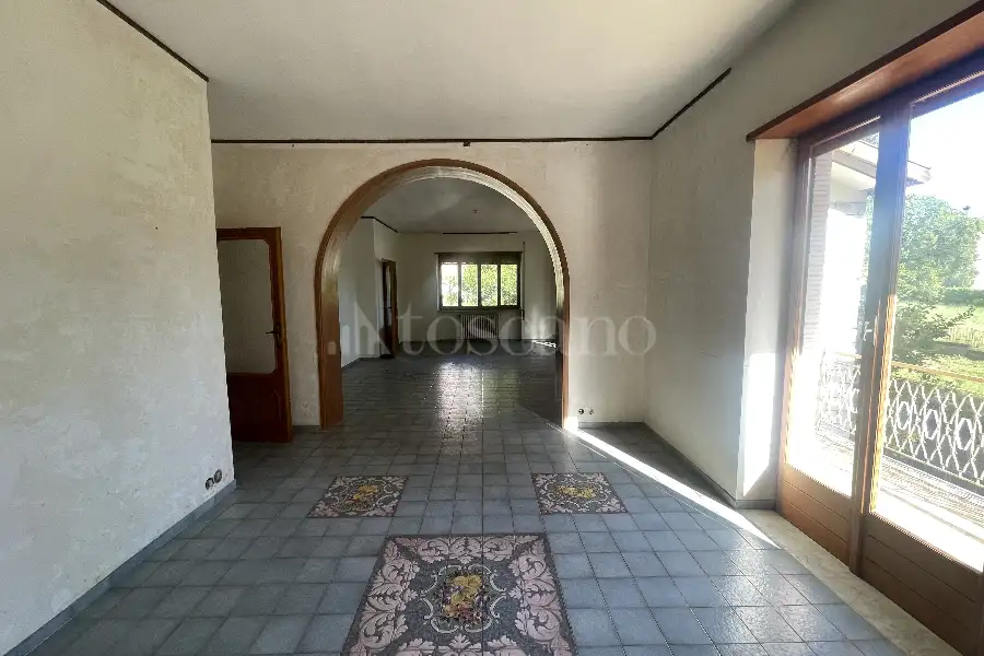 Villa in vendita di 300 mq a €220.000 (rif. 10/2025)