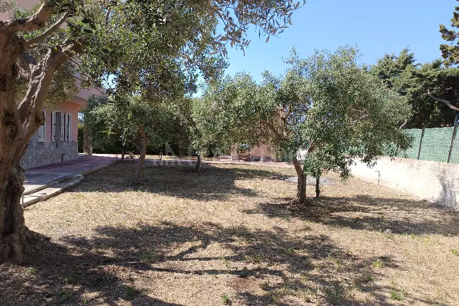 Villa in vendita di 470 mq a €698.000 (rif. 76/2026)