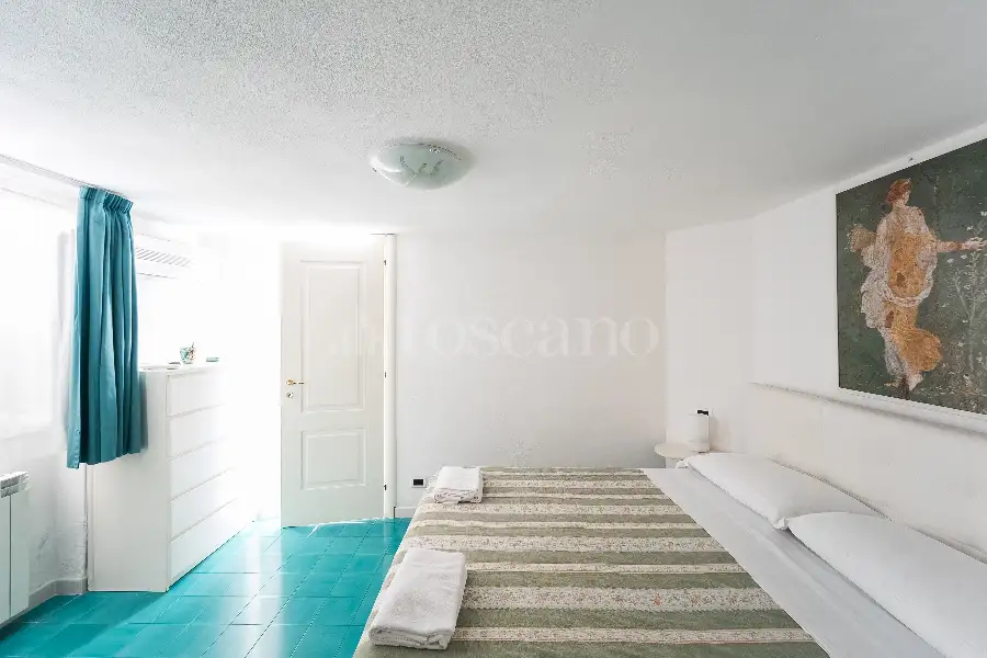 Villa in vendita di 230 mq a €1.200.000 (rif. 2/2026)