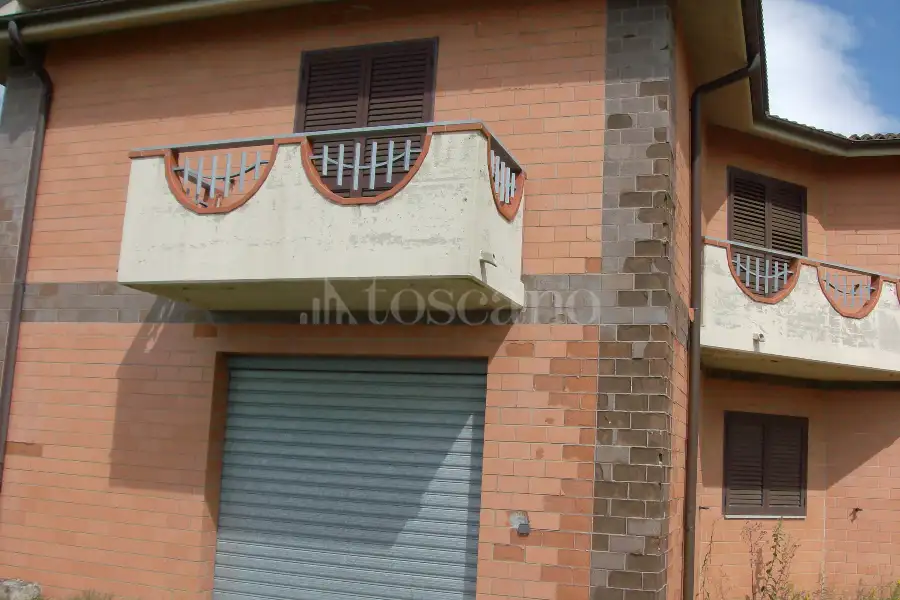 Villa in vendita di 350 mq a €70.000 (rif. 25/2017)