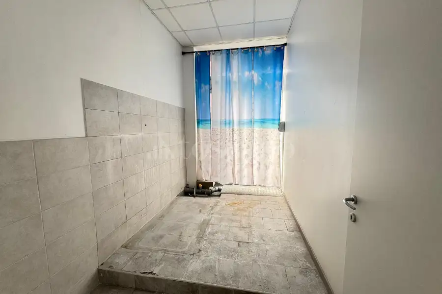 Negozio in affitto di 104 mq a €4.000 (rif. 13/2026)