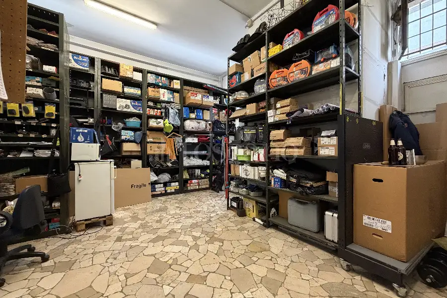 Negozio in vendita di 90 mq a €249.000 (rif. 35/2026)