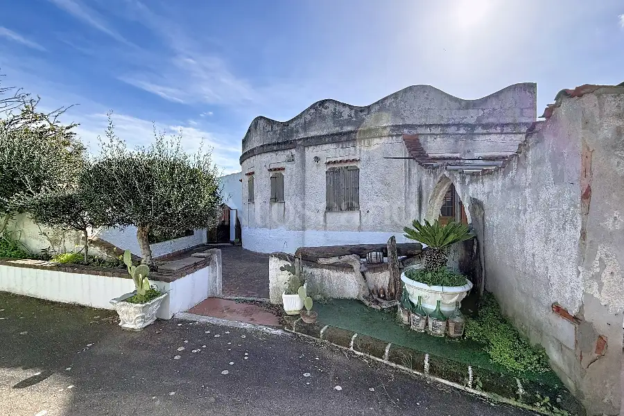 Casa Indipendente in vendita di 300 mq a €197.000 (rif. 36/2026)