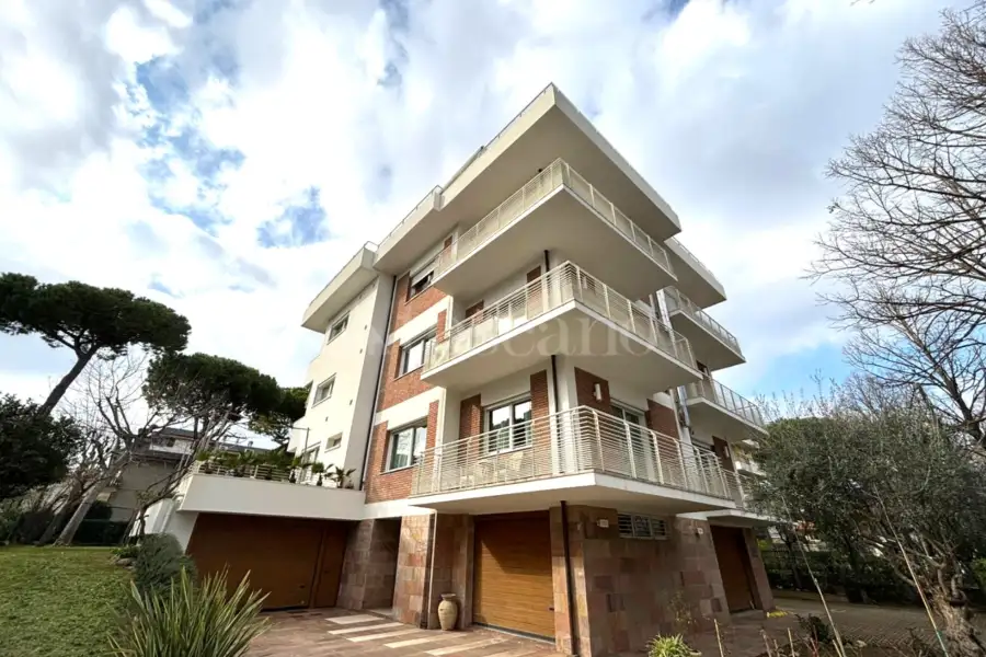 Casa in vendita di 180 mq a €690.000 (rif. 13/2025)