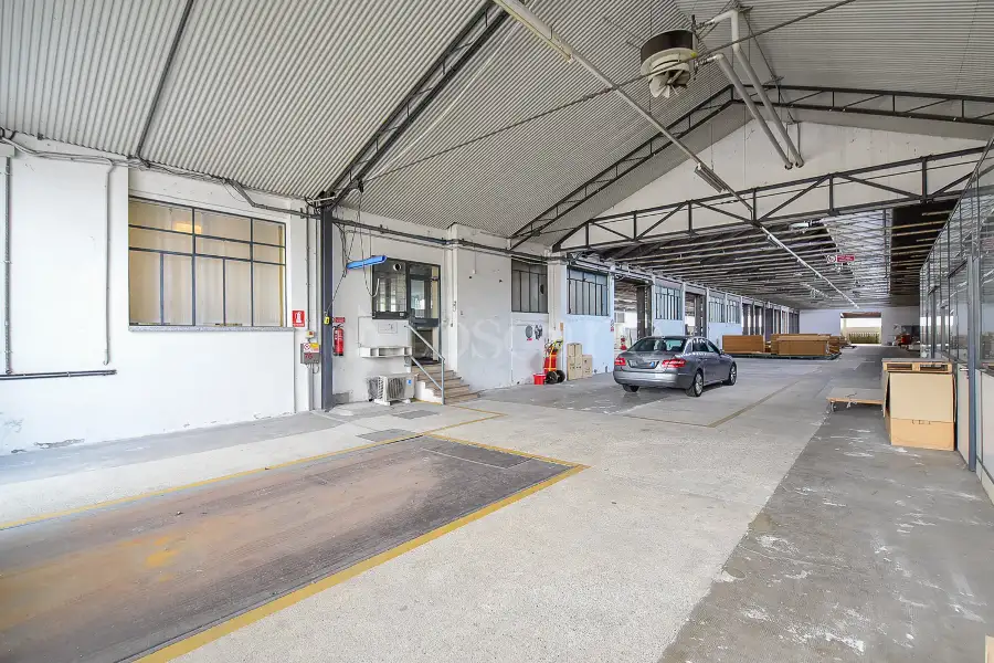 Magazzino in vendita di 3.000 mq a €1.700.000 (rif. 34/2026)