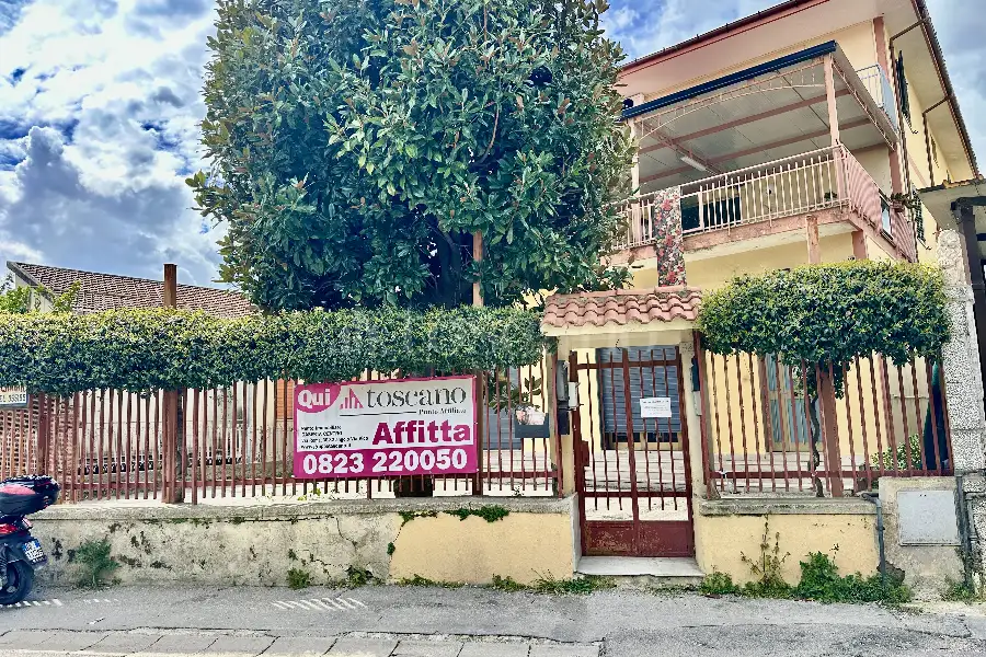 Negozio in affitto di 250 mq a €800 (rif. 32/2025)